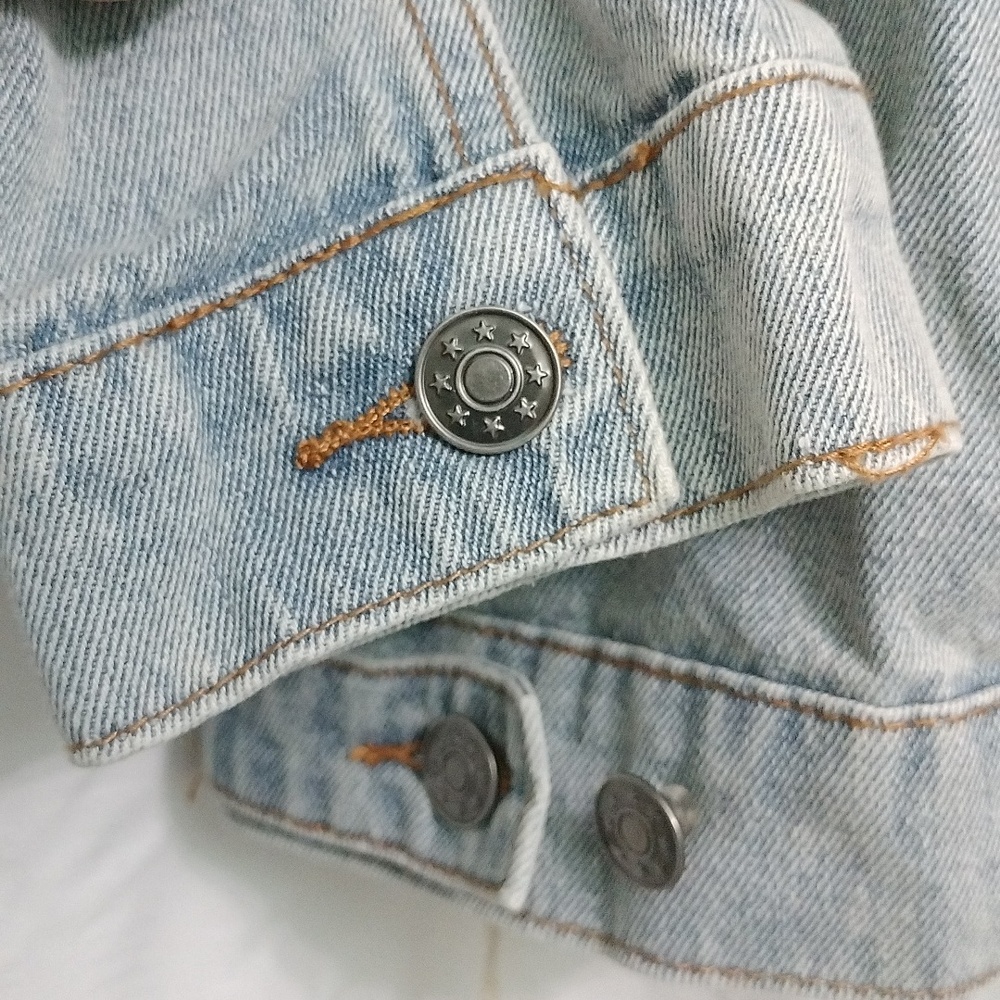 NWT Savannah Jane Embroidered Denim Jacket - Picture 4 of 8